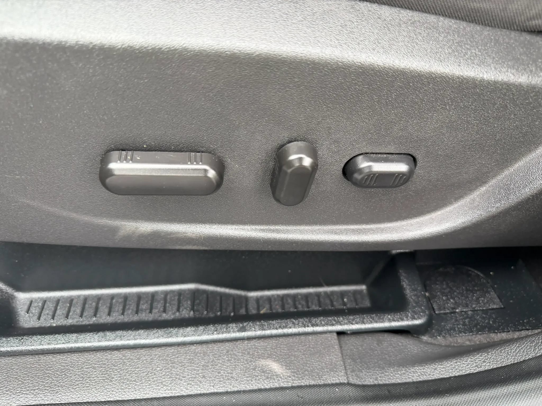 Used 2018 Ford Escape SE AWD/4WD image 14