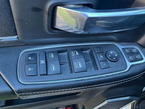 Used 2024 RAM 2500 Laramie AWD/4WD image 7