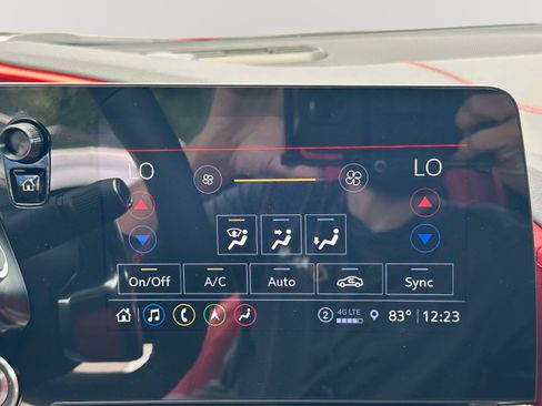 Used 2023 Chevrolet Corvette Stingray Preferred Conv w/ Z51 Performance Package RWD image 9