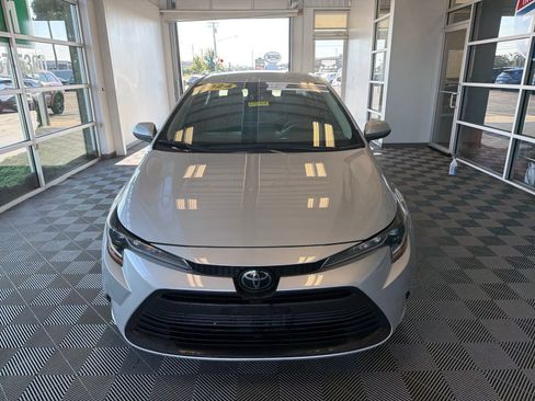 Used 2024 Toyota Corolla LE FWD image 2
