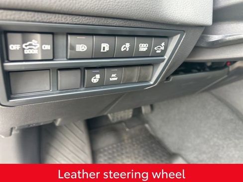 Used 2025 Toyota Tundra Limited AWD/4WD image 27