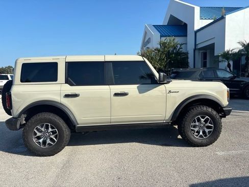 Used 2025 Ford Bronco Badlands AWD/4WD image 4