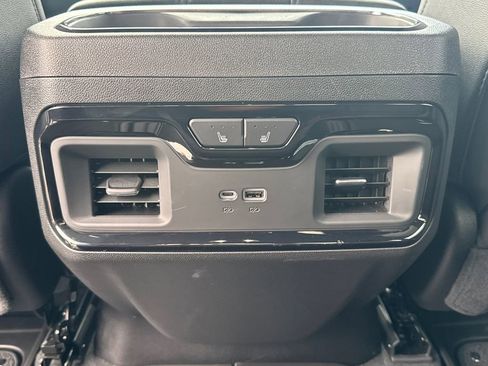 Used 2025 GMC Sierra 2500 AT4 w/ AT4 Premium Plus Package AWD/4WD image 25