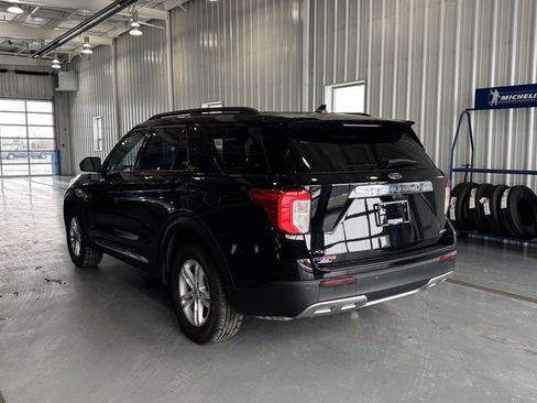 Used 2023 Ford Explorer XLT w/ Equipment Group 202A image 5