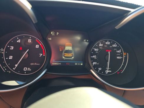 Used 2020 Alfa Romeo Giulia w/ Nero Edizione image 7