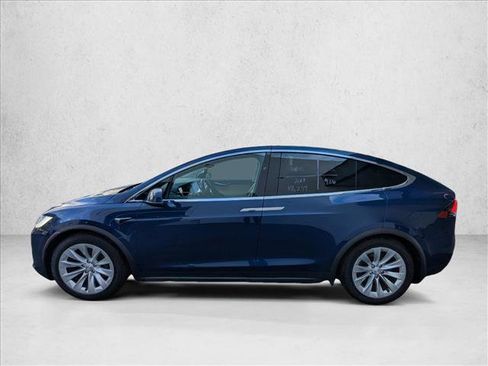 Used 2017 Tesla Model X 90D image 3