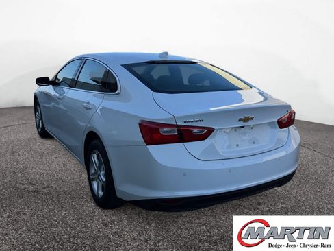 Used 2024 Chevrolet Malibu LT image 3