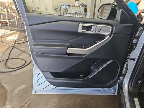 Used 2023 Ford Explorer Limited image 27