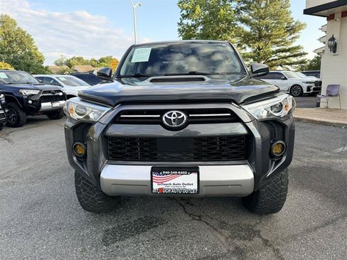 Used 2021 Toyota 4Runner TRD Off-Road AWD/4WD image 2