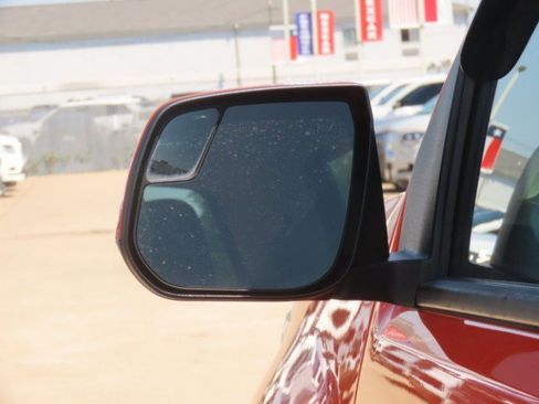 Used 2019 Chevrolet Colorado Z71 RWD image 16