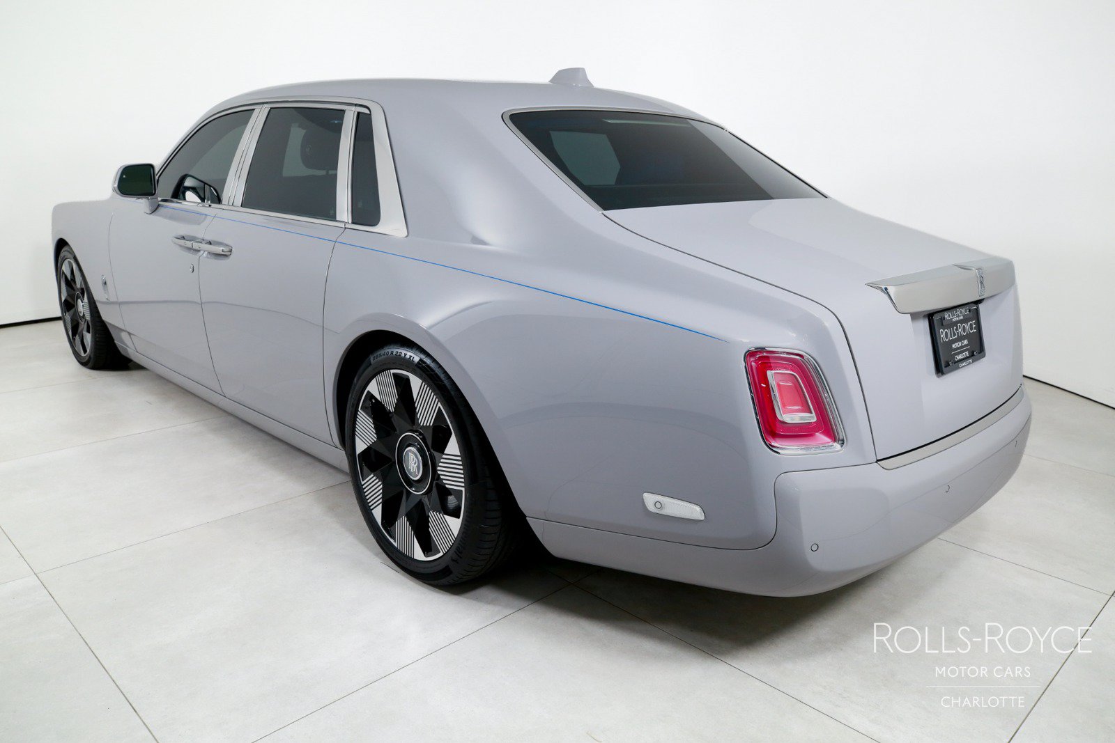 Used 2024 Rolls-Royce Phantom Sedan w/ The Phantom Package RWD image 8