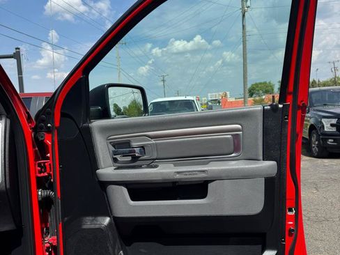 Used 2017 RAM 1500 Classic SLT AWD/4WD image 18