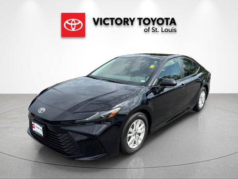 Used 2026 Toyota Camry LE FWD image 7