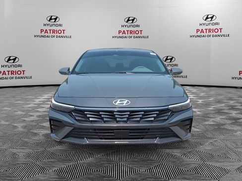 Used 2024 Hyundai Elantra SEL w/ Convenience Package FWD image 8