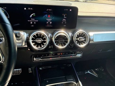 Used 2023 Mercedes-Benz EQB 300 4MATIC image 19