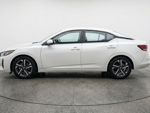 Used 2025 Nissan Sentra SV FWD image 5