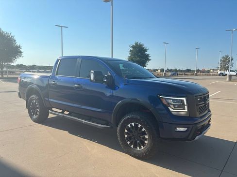 Used 2021 Nissan Titan PRO-4X w/ Pro-4x Convenience Package AWD/4WD image 5