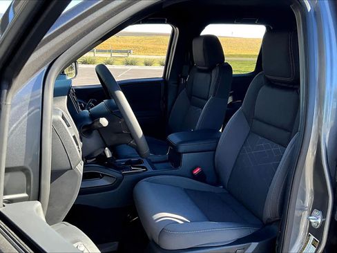 New 2026 Nissan Frontier SV image 9