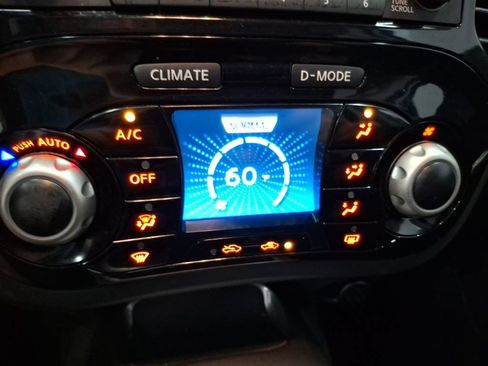 Used 2015 Nissan Juke SV AWD/4WD image 25