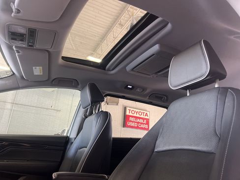 Used 2022 Honda Odyssey Elite image 12