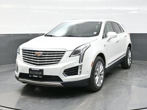 Used 2017 Cadillac XT5 Platinum w/ Driver Assist Package AWD/4WD image 2