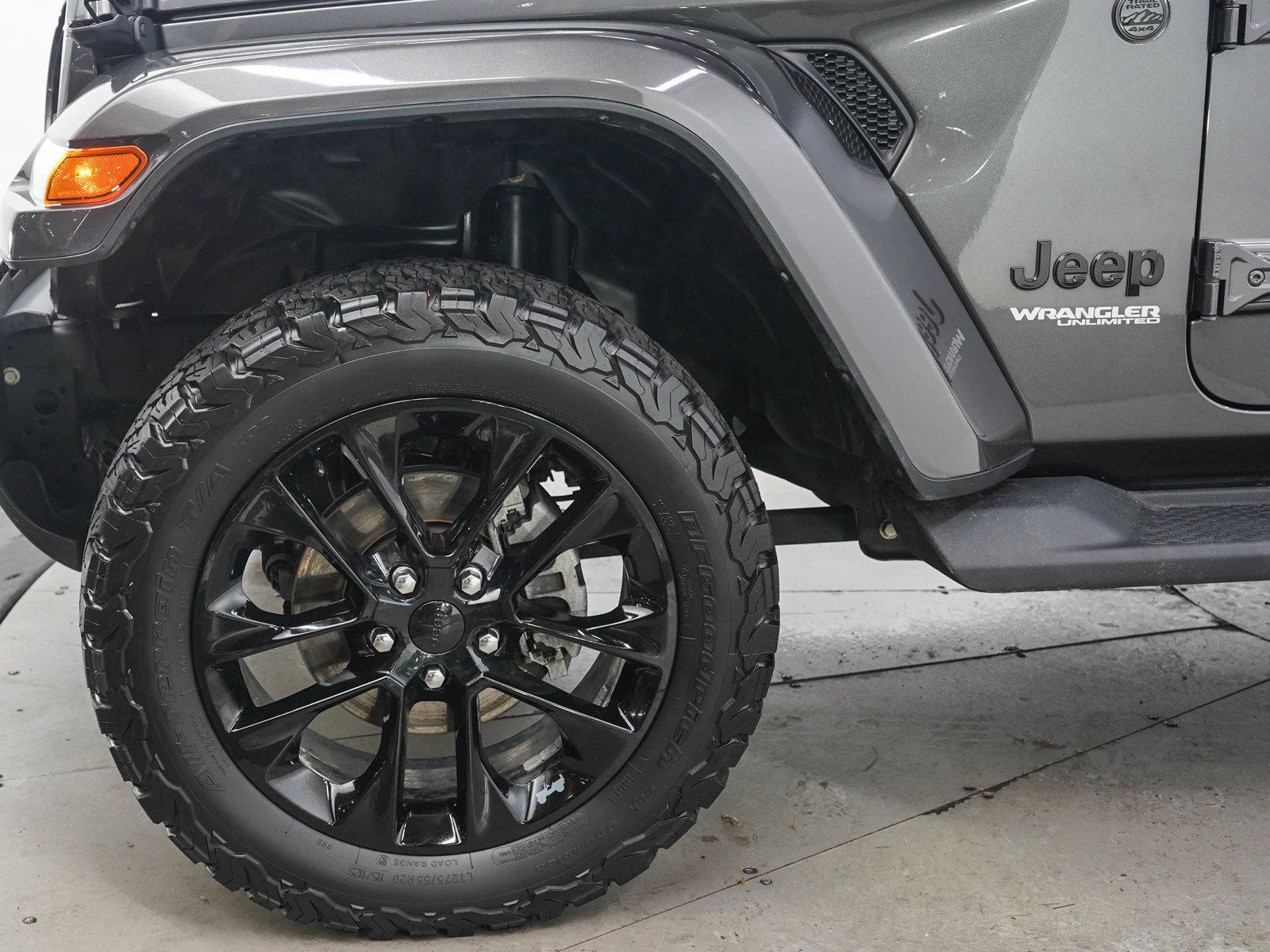 Used 2021 Jeep Wrangler Unlimited Sahara AWD/4WD image 27