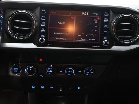 Used 2020 Toyota Tacoma TRD Off-Road w/ Technology Package AWD/4WD image 20