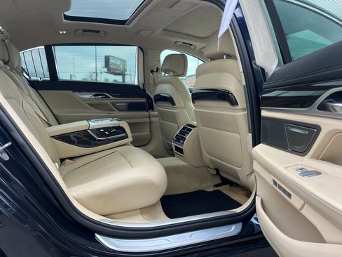 Used 2016 BMW 740i image 38