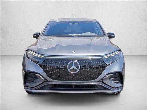 Used 2023 Mercedes-Benz EQS 580 4MATIC SUV image 2
