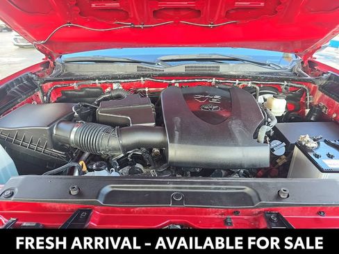Used 2022 Toyota Tacoma TRD Sport w/ Technology Package AWD/4WD image 17