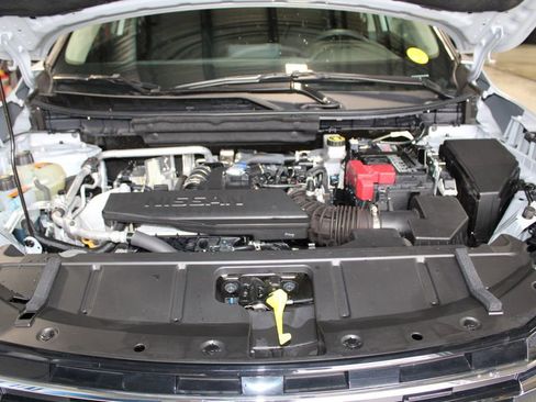 Used 2025 Nissan Rogue S AWD/4WD image 14