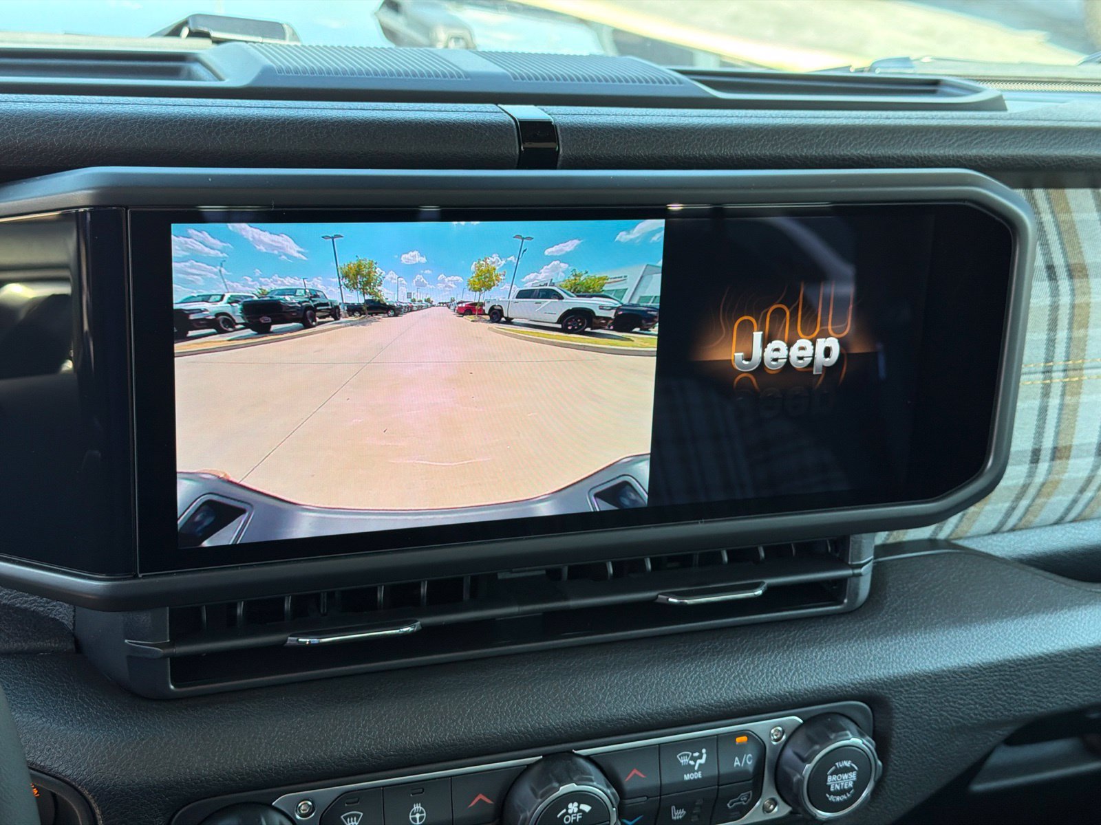 New 2026 Jeep Gladiator Sport AWD/4WD image 22