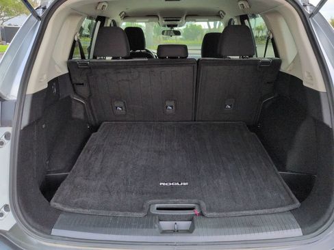 Certified 2022 Nissan Rogue SV FWD image 13