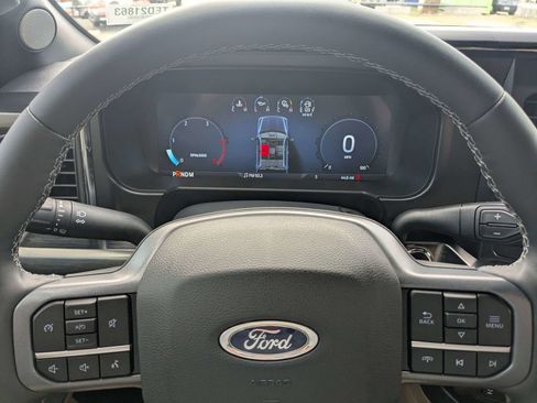 New 2026 Ford F250 Lariat w/ Black Appearance Package image 32