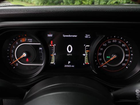 Used 2024 Jeep Wrangler Sport AWD/4WD image 10