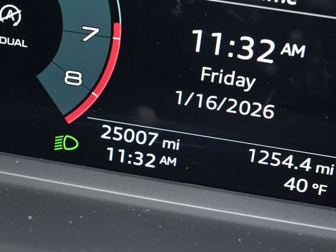 Used 2025 Audi Q3 2.0T Premium image 33