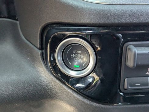 Used 2025 Chevrolet Silverado 1500 High Country image 33