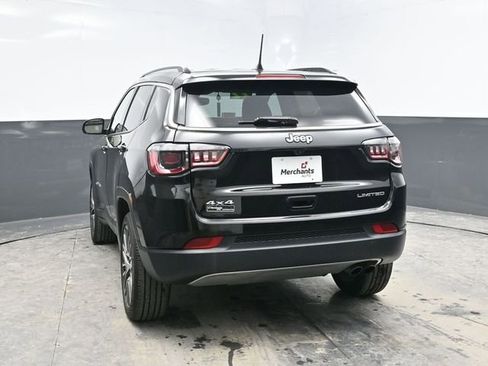 Used 2022 Jeep Compass Limited image 5