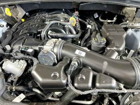 Used 2023 Jeep Grand Cherokee Altitude RWD image 28