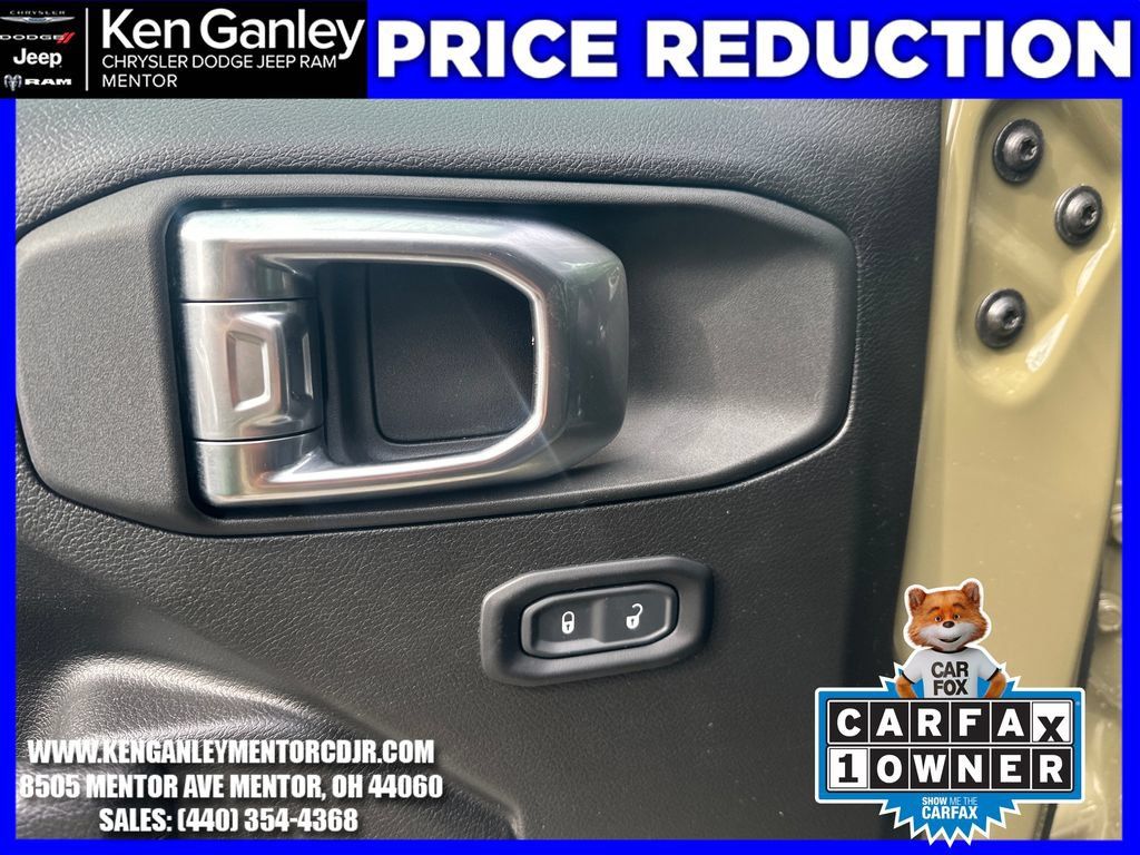 Certified 2025 Jeep Gladiator Sport AWD/4WD image 13