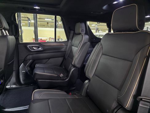Used 2023 Chevrolet Tahoe Premier AWD/4WD image 16