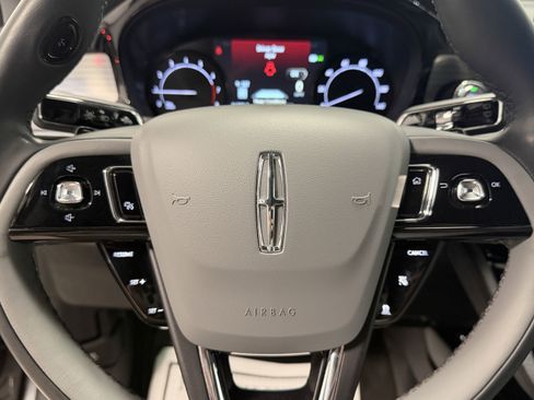 Used 2021 Lincoln Corsair AWD w/ Premium Package image 13