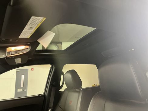 Used 2023 Dodge Durango GT image 25