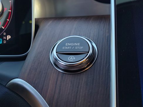 Certified 2026 Mercedes-Benz GLC 300 image 25