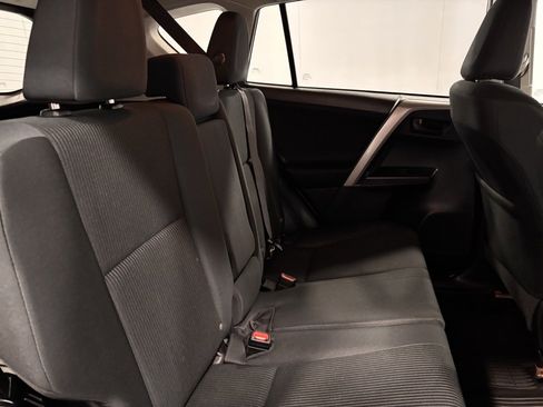 Used 2018 Toyota RAV4 LE image 24