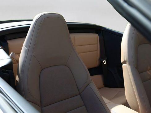 Used 2024 Porsche 911 Carrera RWD image 12