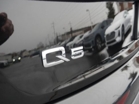 Certified 2023 Audi Q5 2.0T Premium w/ Convenience Package image 9