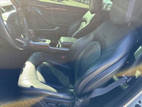 Used 2011 Cadillac CTS Premium image 5