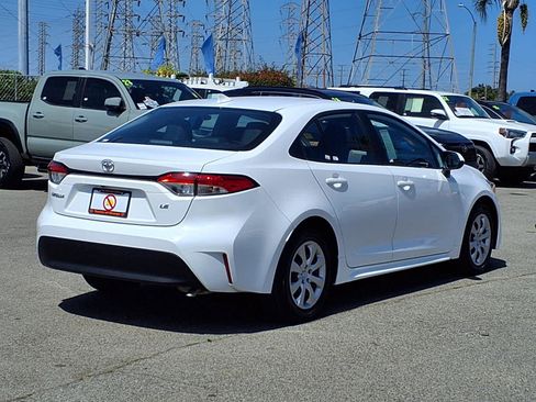 Used 2025 Toyota Corolla LE FWD image 5