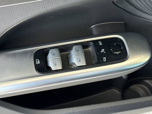 Used 2024 Mercedes-Benz C 300 Sedan image 15